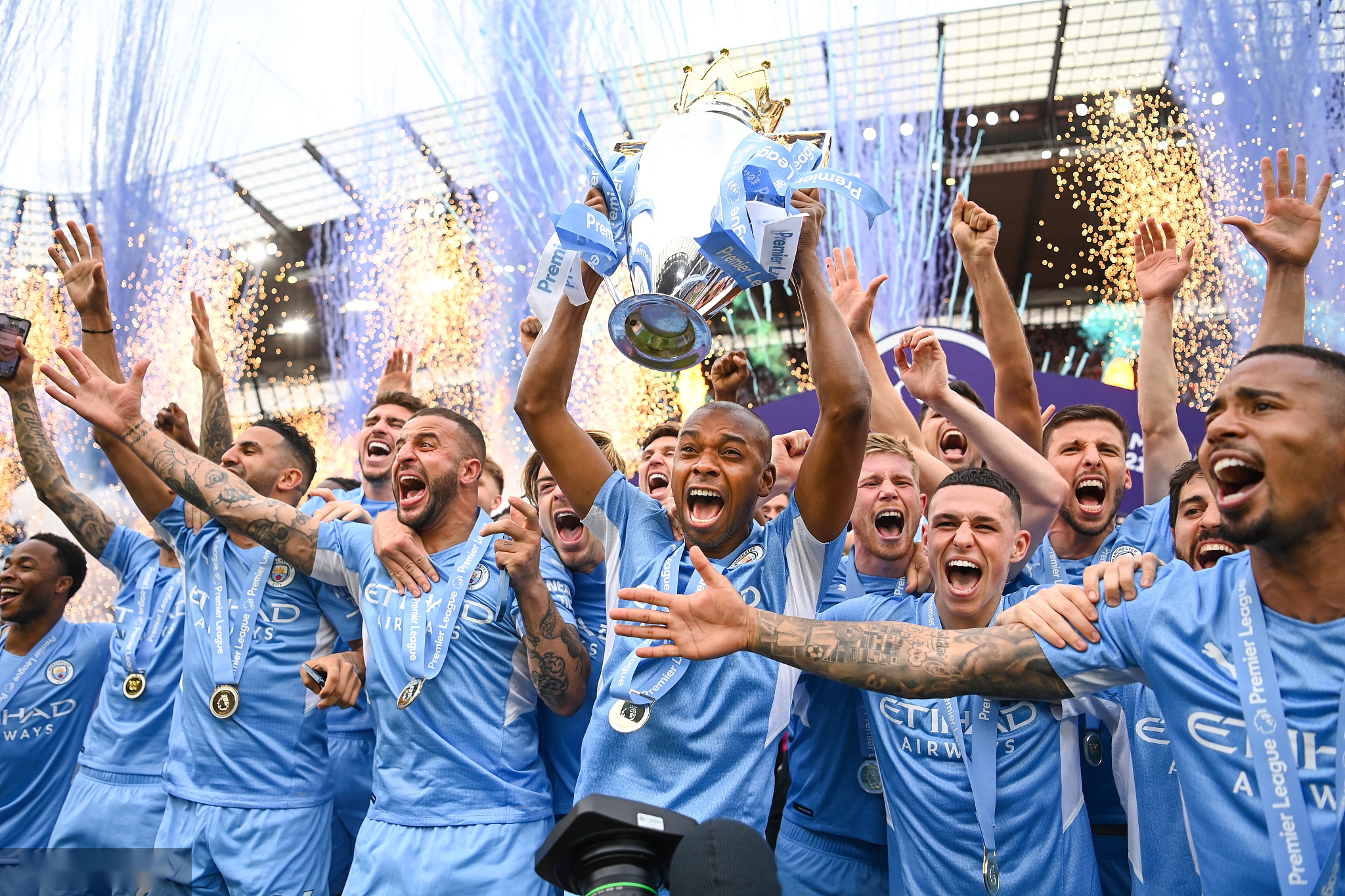 并在关键时 并在关键时