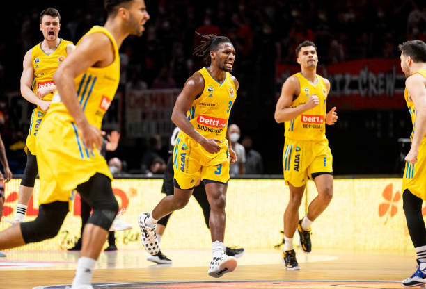 克斯对阵东 克斯对阵东